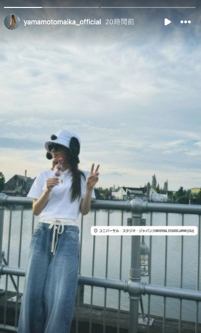 人気女優がスヌーピーの被り物でユニバを満喫