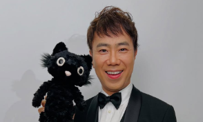 「タキシード姿に惚れる！」藤井隆、受賞式オフショット公開にファン絶賛の嵐！