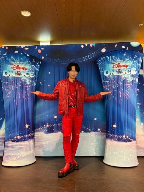 Snow Man宮舘涼太が「ディズニー・オン・アイスで氷上の開幕役」、夢の舞台で歌った「“願いの始まり”のフレンドライクミー」。