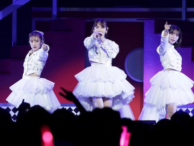 小嶋陽菜&高橋みなみ&峯岸みなみの「ノースリーブス」が15周年ライブを開催👗20周年には新曲も⁉︎