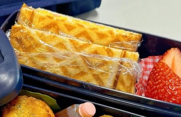 小倉優子が子どもからのリクエストでパンのお弁当を作る！