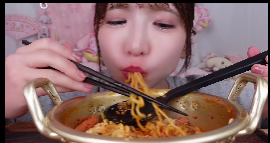 「辛ラーメン爆食」もえあず、圧巻の大食いASMRにファン驚愕！