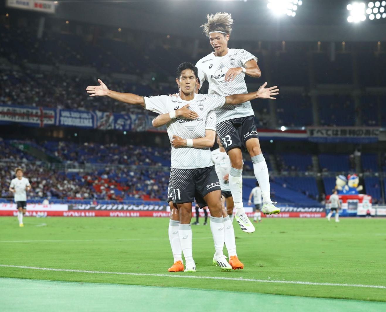 ヴィッセル神戸悲願のJ1制覇へ❗️武藤嘉紀が天王山勝利を報告