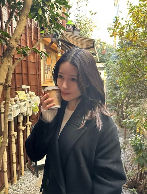 「年末年始はいつも通り食べ過ぎてます」元櫻坂46の人気女優が“あけおめオフショット”公開！