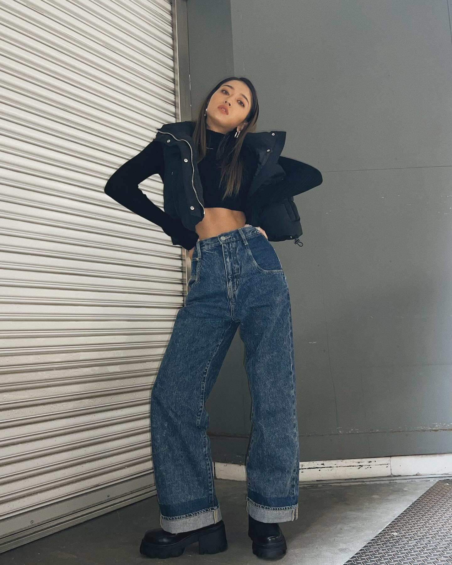 「腹筋割れてるかっこよ😘」みちょぱが美腹筋を披露🔥