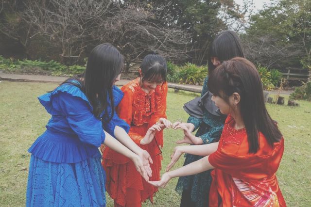 与田祐希、メンバーとの仲良しMVオフショット公開にファン歓喜✨