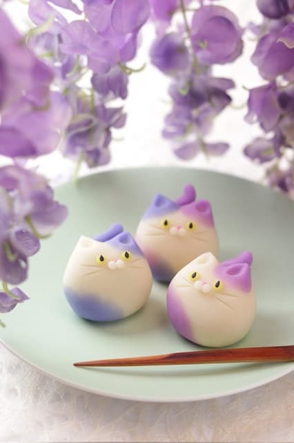 「可愛すぎて、食べづらい」和菓子職人が作る”藤ねこ”に大反響！