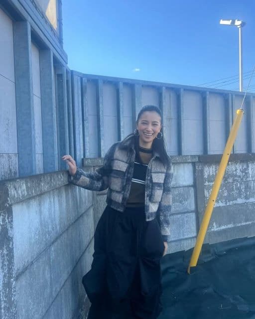 「公園、お散歩、ランチ、お買い物…」高橋ユウ、充実した日曜日を過ごし青空の下で輝く笑顔を見せる！