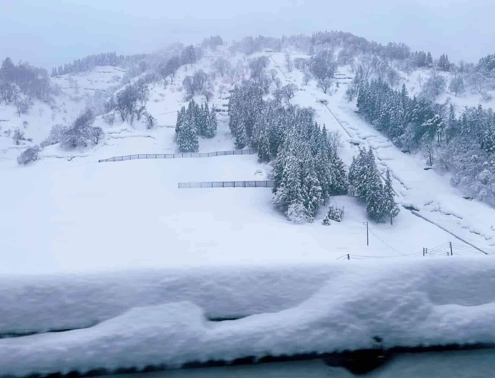 JOY、新幹線から見た「銀世界」に感動！思い浮かべたのはGLAYの名曲