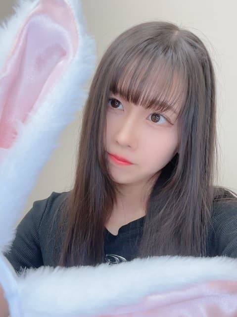 「〇〇がほんとにいました」女性声優が生配信でお月見を楽しむ