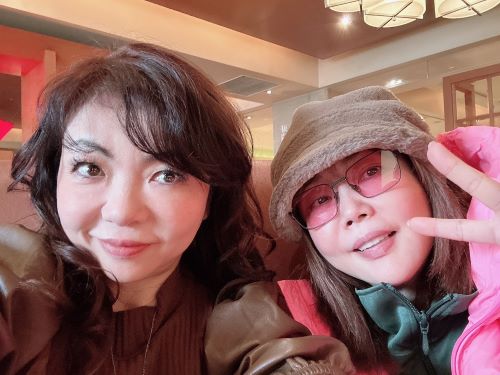 浜田雅功の妻・小川菜摘がハイヒール・モモコとの2Sを公開!!2人で楽しんだのは...