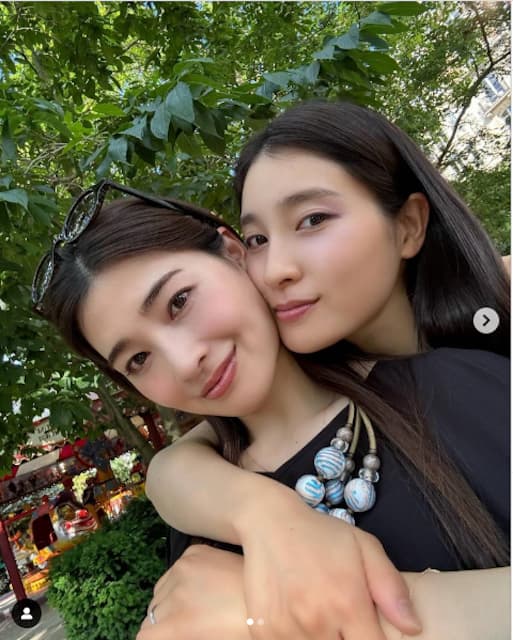 土屋太鳳が姉とツーショット