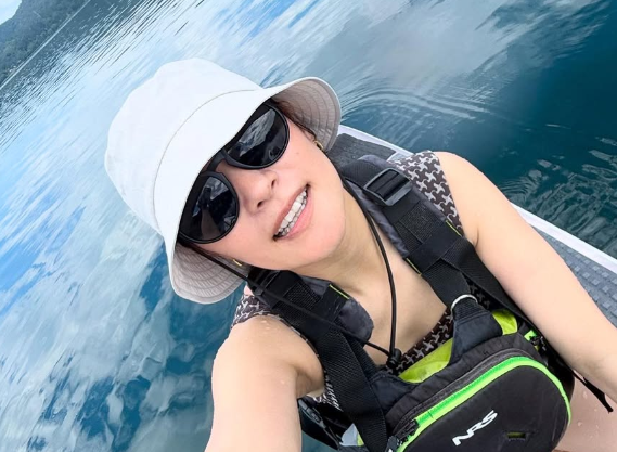 「童心にかえる瞬間」上村愛子、SUPで見せた爽快な水上リフレッシュに反響