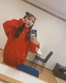 与田祐希が最新シングルのオフショットを公開📸✨可愛すぎるヘアスタイルに注目👀