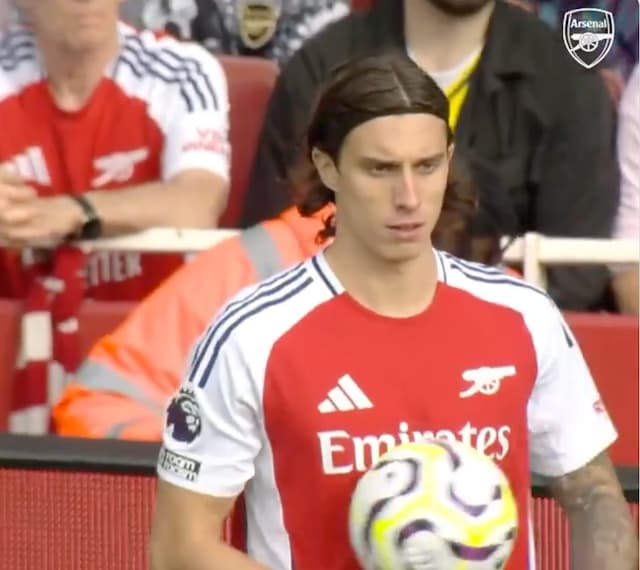 アーセナル カラフィオーリの華麗なプレー集を公開！