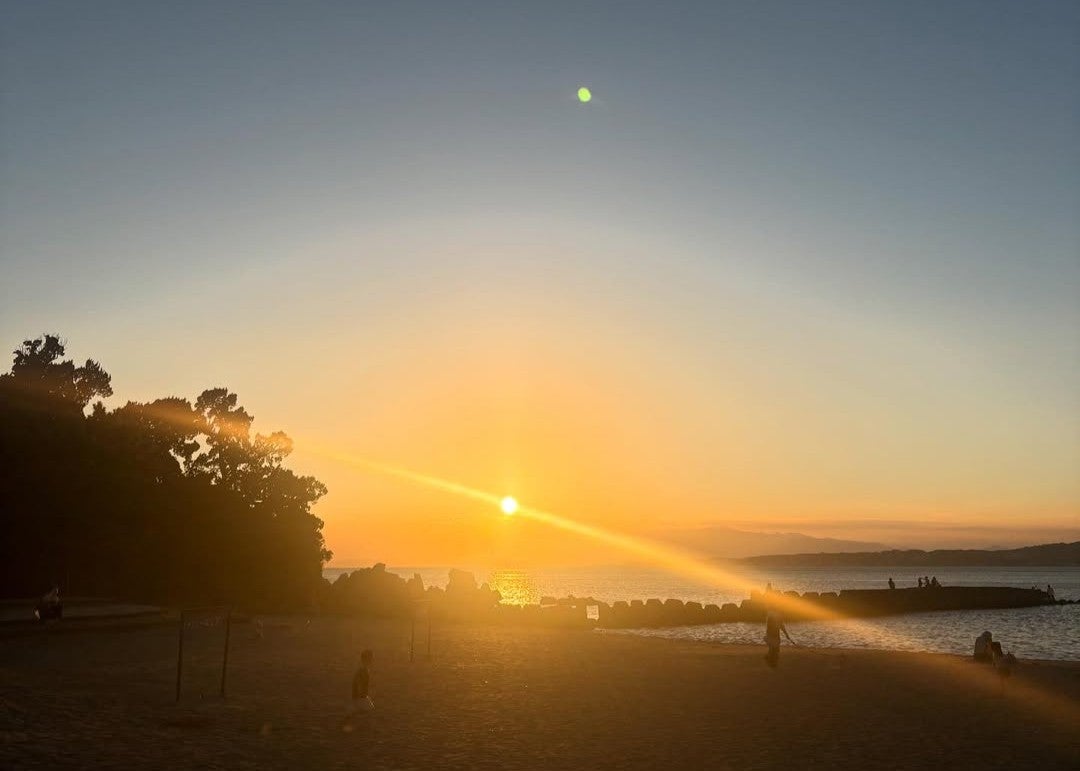 板谷由夏が17年目の思いを綴る「この土地が好きです」沈む夕陽に感謝を込めて