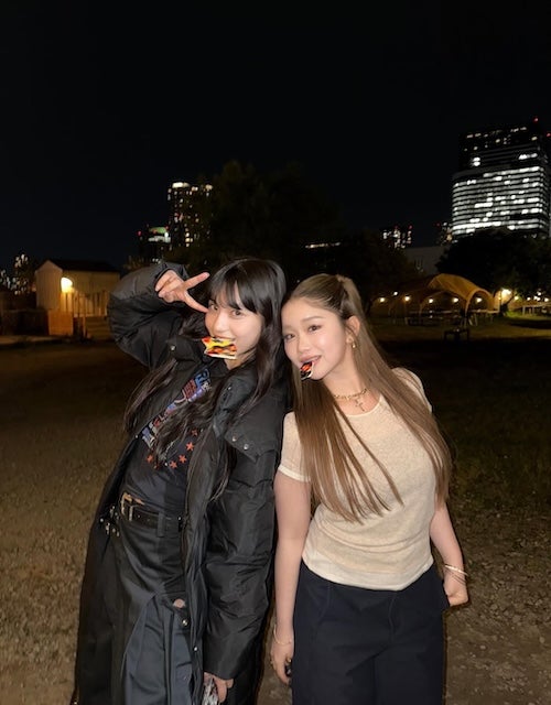 向井怜衣、夜景をバックに中島結音との2ショットを公開！