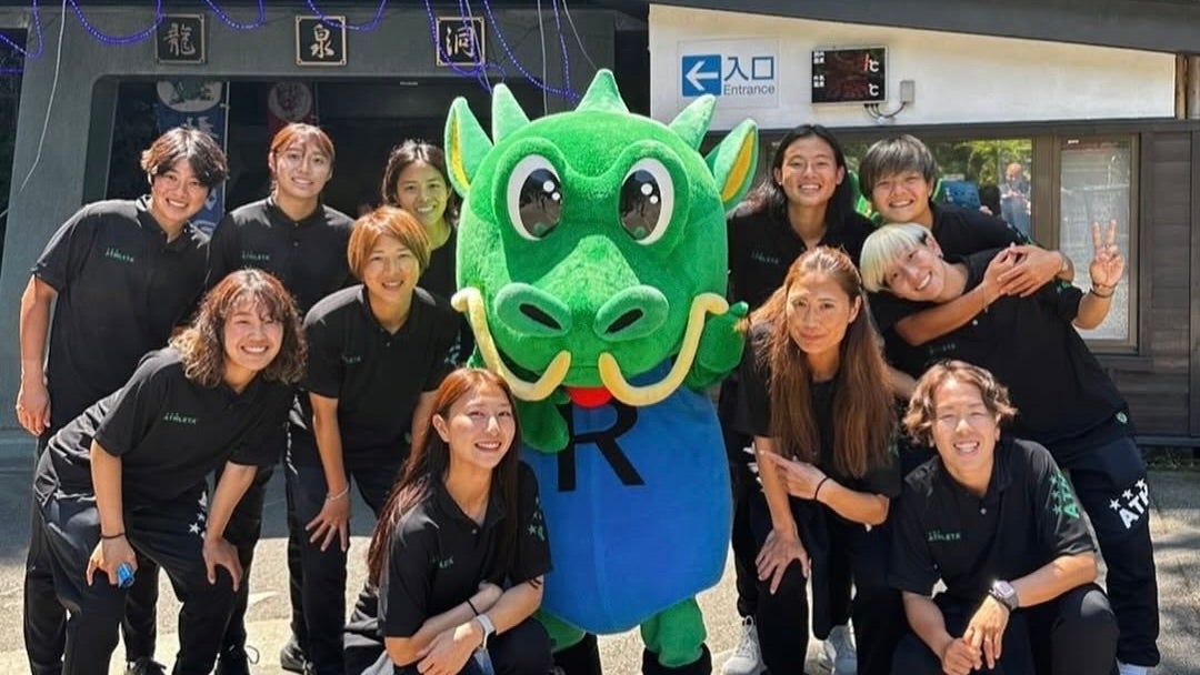 元なでしこジャパン・岩清水梓、日本三大鍾乳洞の一つ"龍泉洞"を訪れ満喫！「やっぱりいつ見てもすごい」