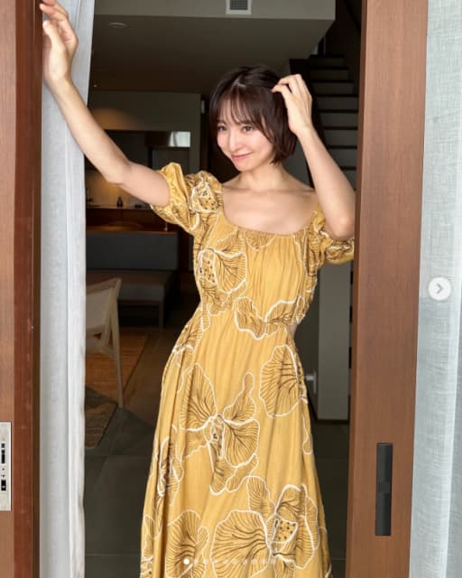 墓参りで帰郷の篠田麻里子、高級リゾートを家族で楽しむ