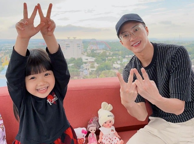 福原愛の元夫・江宏傑が5歳長女と仲良しショット公開🌟2人で遊園地へ🎡