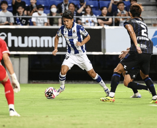 久保建英、親善試合での最新ショットを公開