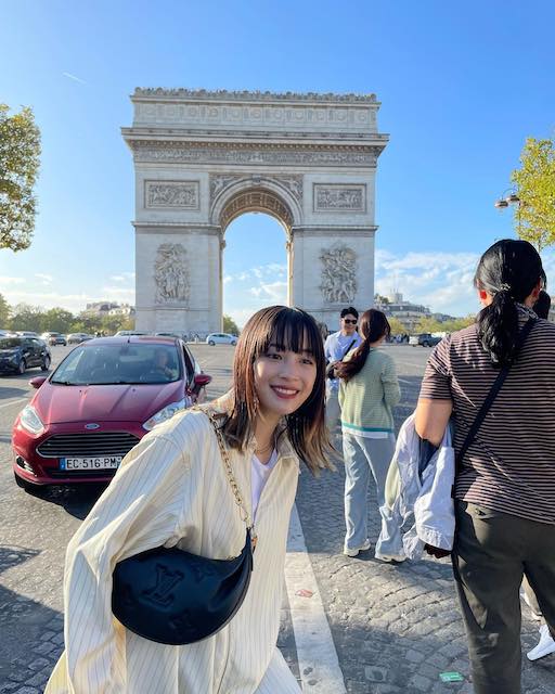 広瀬すずがパリを満喫❣️沢山のオフショットにファン歓喜😍💞