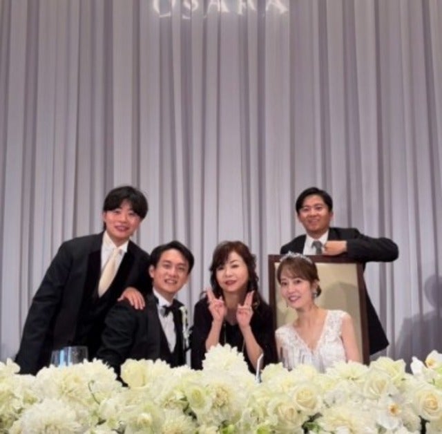 ハイヒール・モモコが披露宴に息子2人と娘と一緒に参列！