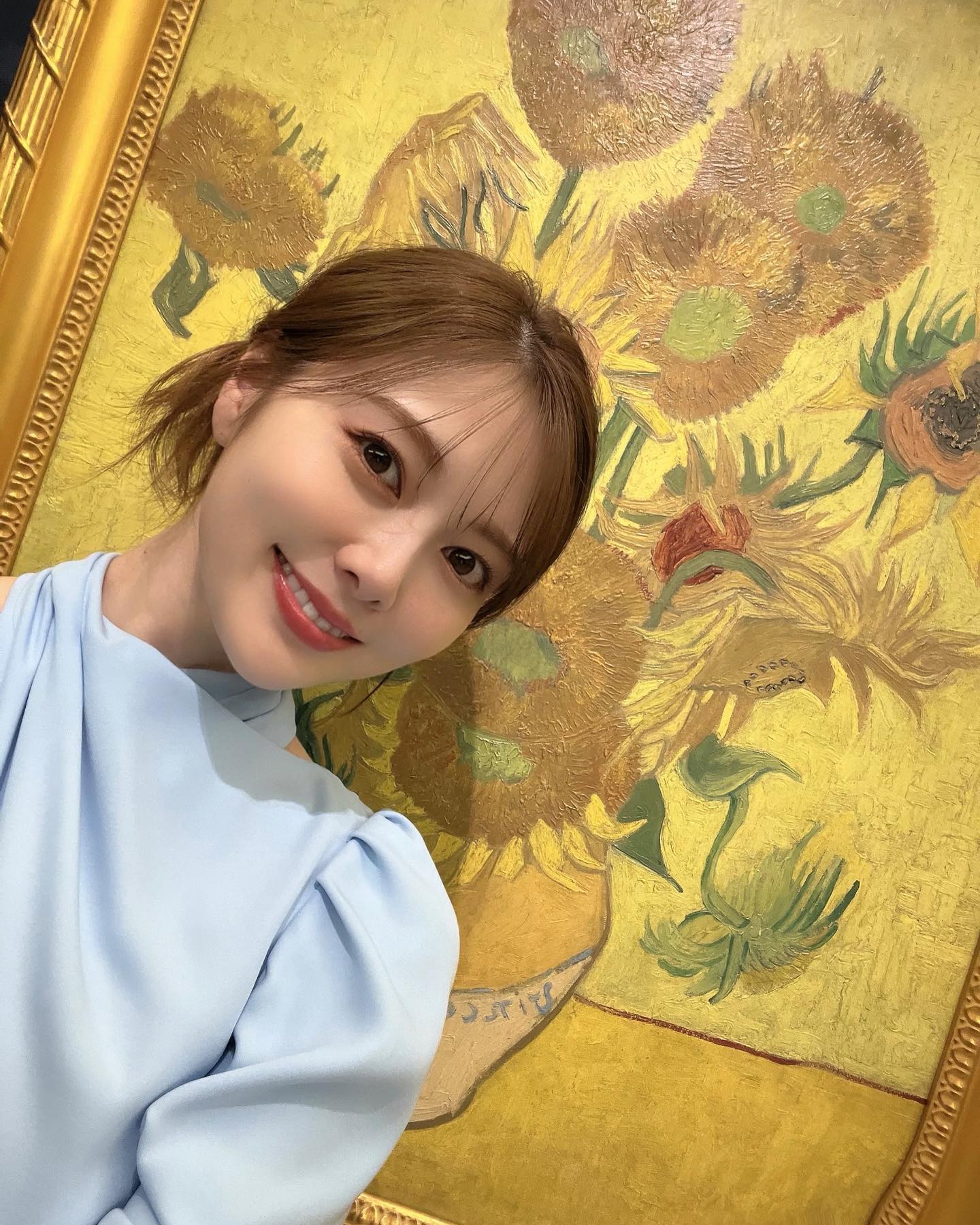 白石麻衣 まるで絵画のような美しさ...✨ 旅行中の最新オフショットが話題に👀