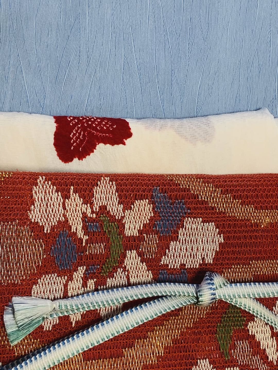 日本舞踊家・尾上紫が“母の帯”に残された思い出の文字を披露