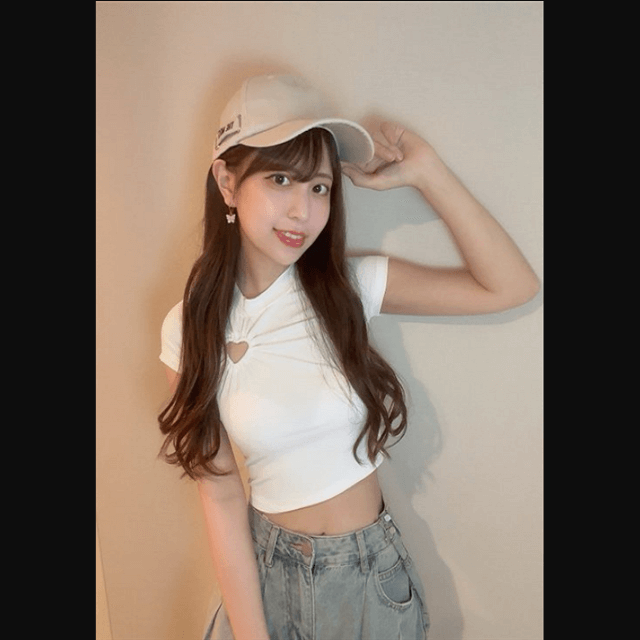 ブランド名は何！？”くり抜き”ハート型トップスの竹内星菜のフォトが眩しすぎて…