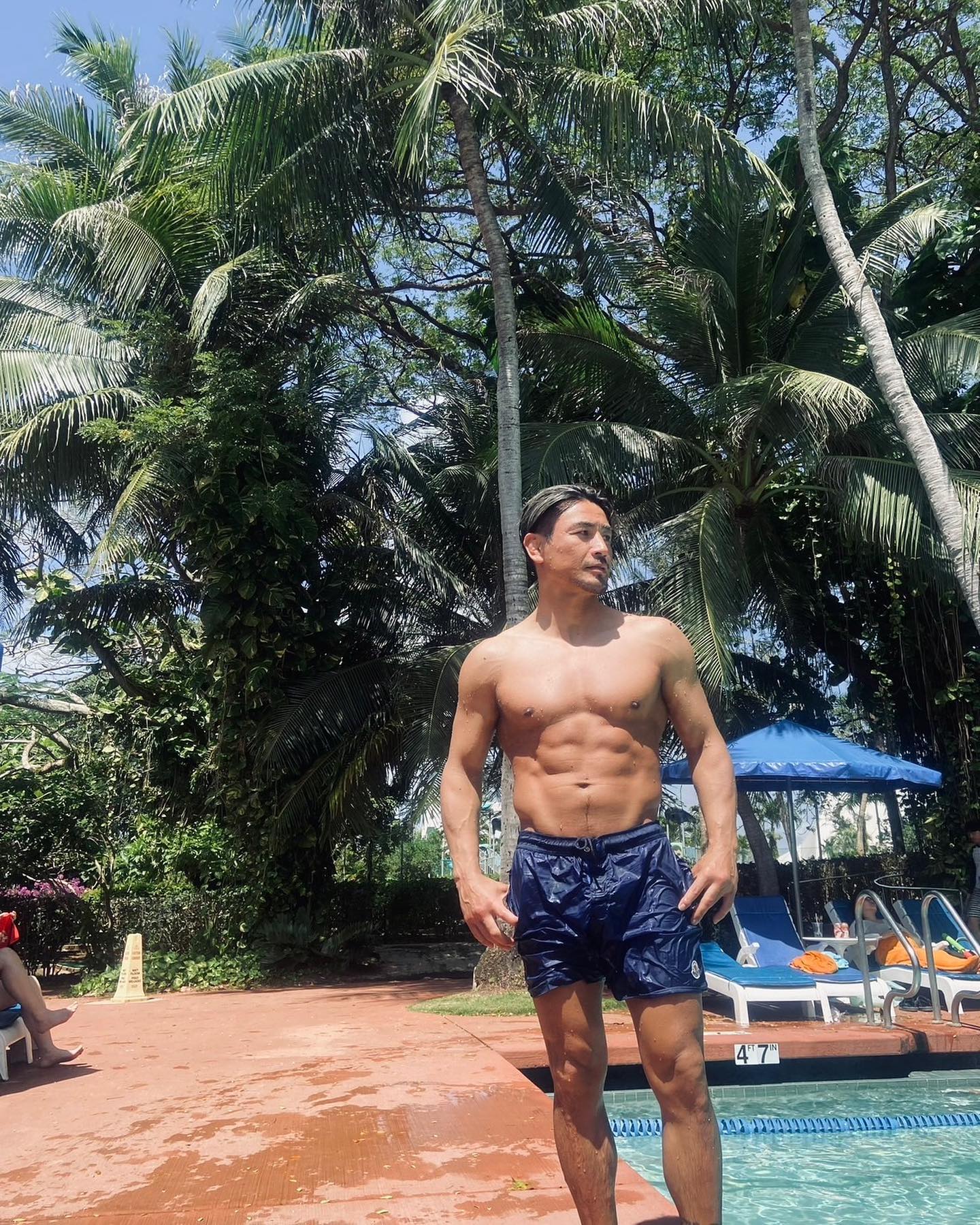 魔裟斗が6パックのバキバキ腹筋を披露💪「魔裟斗さんかっこよすぎます。」