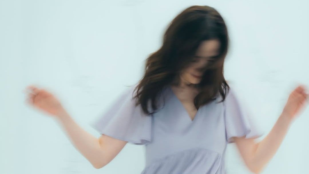 “透明感ボイス”が帰ってきた…奇跡の歌姫、最新作にファン歓喜