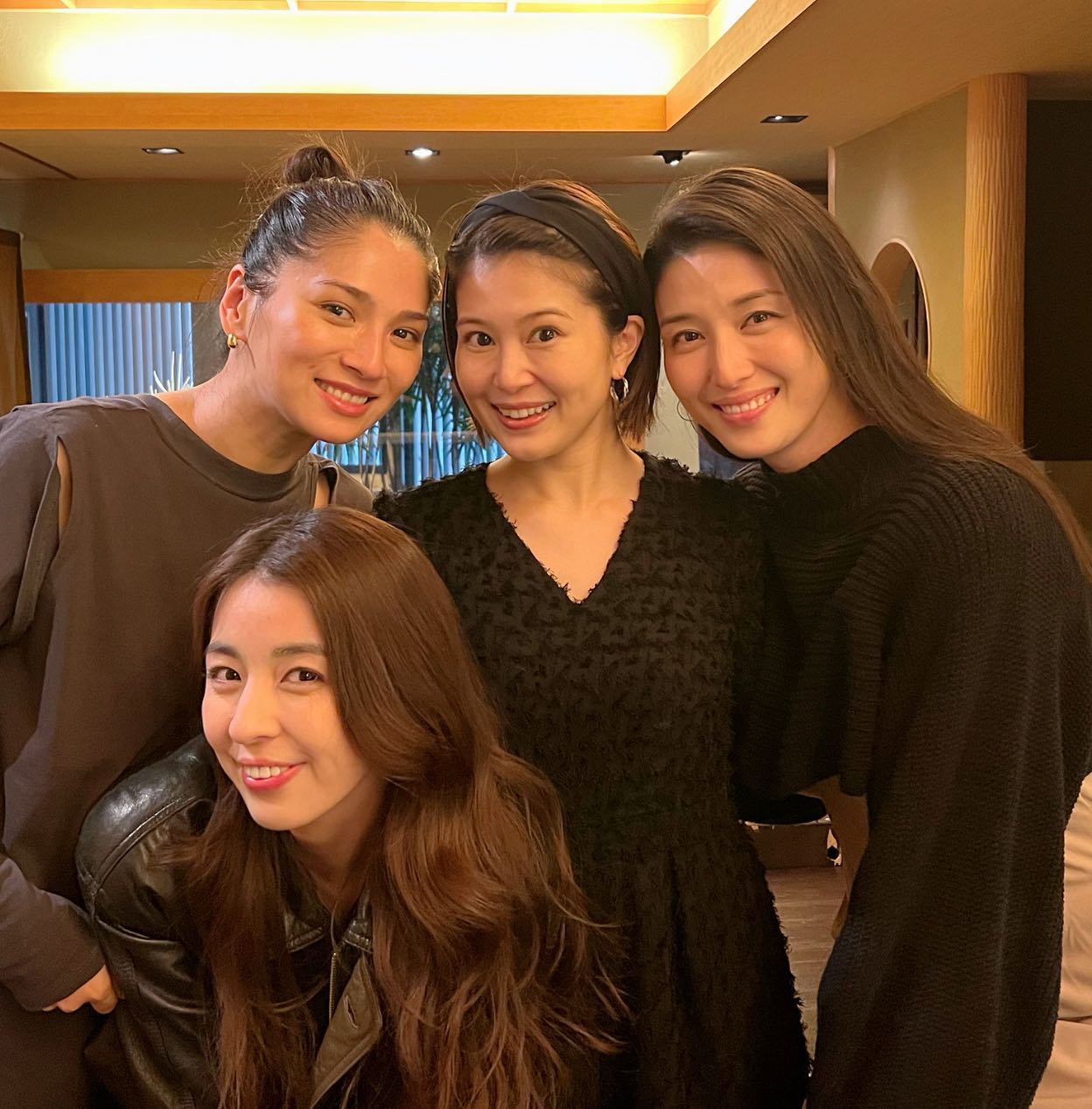 橋本マナミが夫婦円満女子会💓ショットを公開「めっちゃかわいい😍」