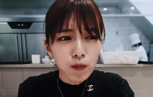 「食べっぷりが可愛い」三谷紬、上海で小籠包を満喫する動画を公開