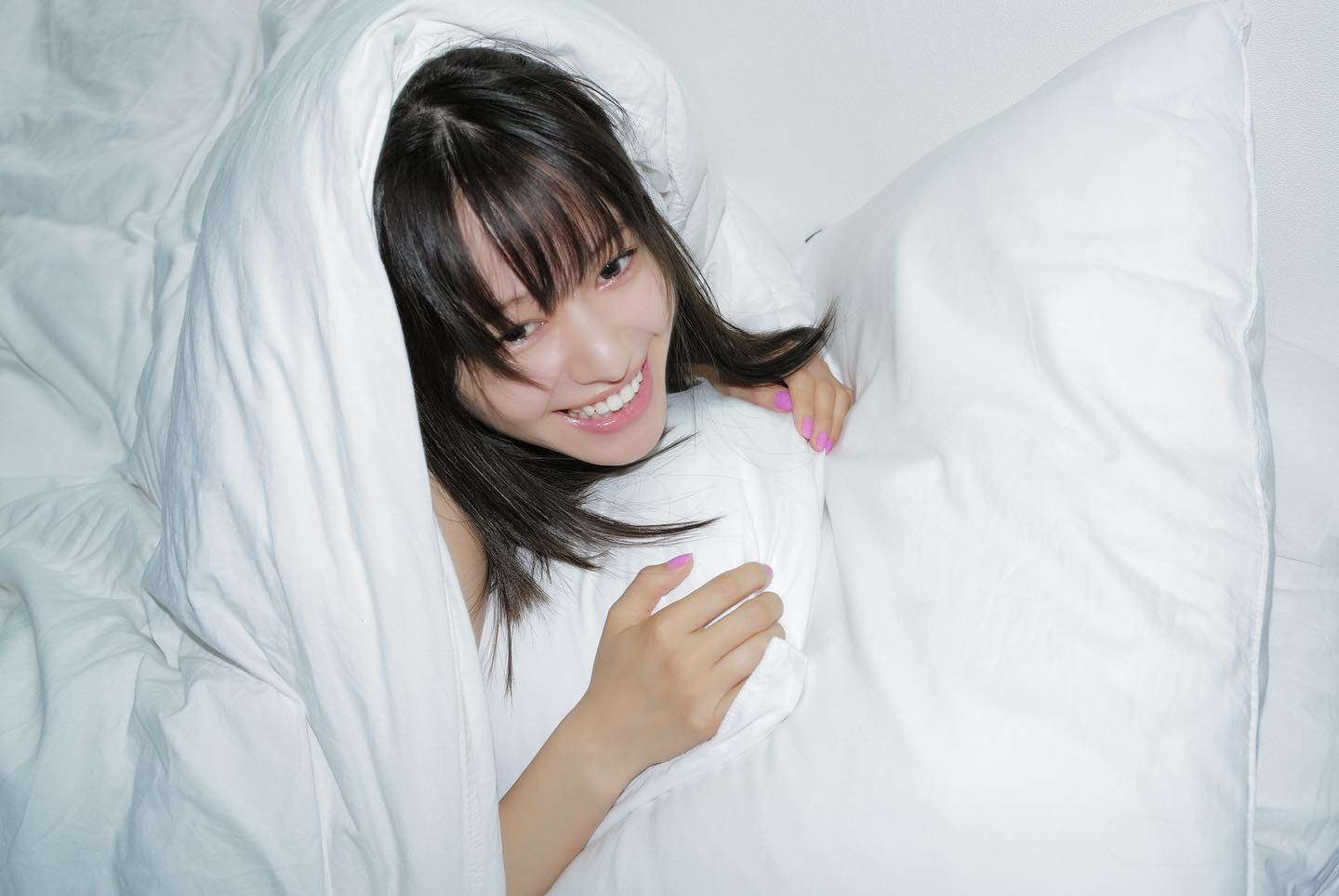 山本舞香がすっぴん写真やセクシーな写真を公開！「これでスッピンだと！？えぐ美人だろ🔥」