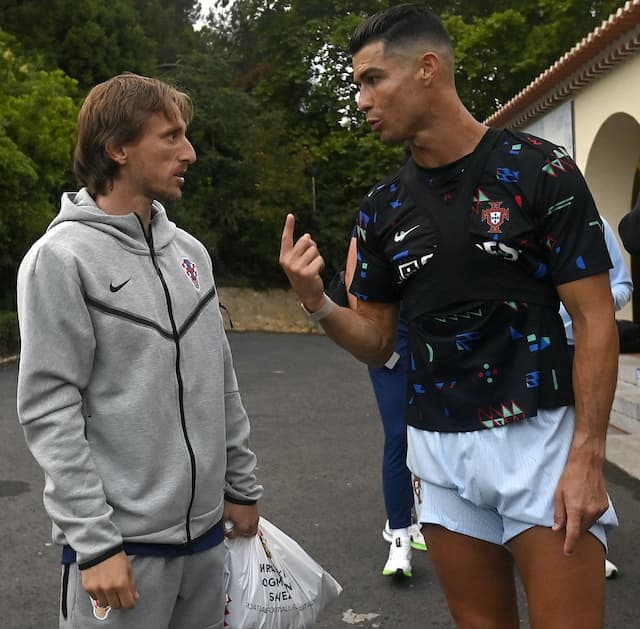 クロアチア代表とポルトガル代表のレジェンドが再会！