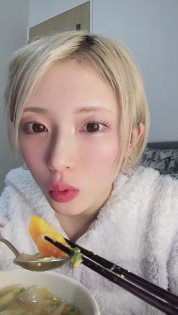 激カワ金髪ギャルアイドル・らな氏、疲れも吹き飛ぶ