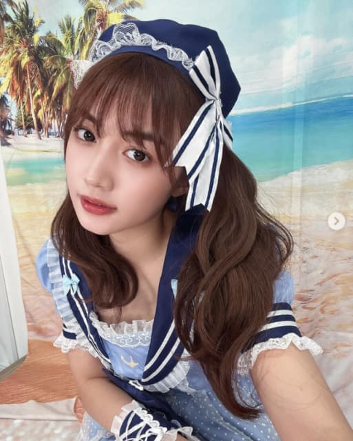 黒木ひかり「夏っぽいやつ～😂」セーラーコスが可愛すぎ！