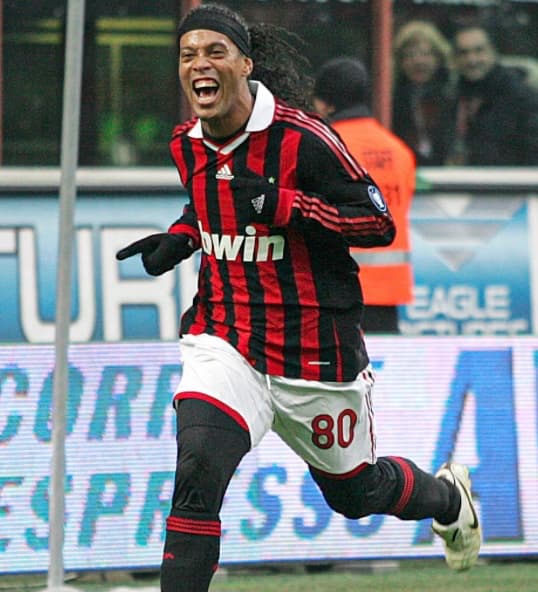 ACミラン、公式Xでロナウジーニョのシエナ戦スーパープレイ動画を投稿