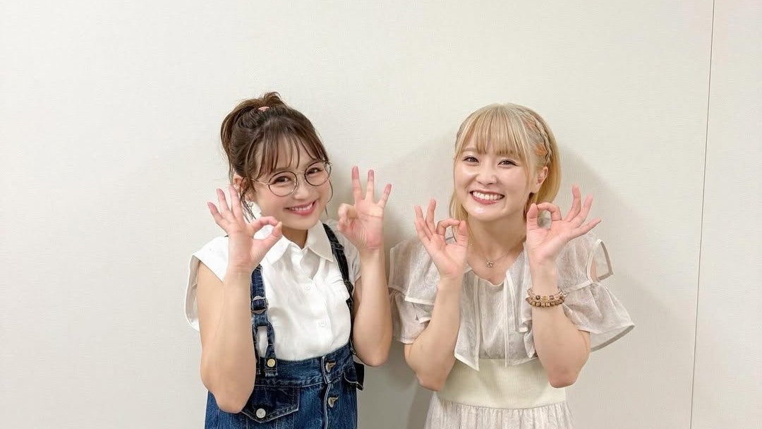 「そっくりすぎる2ショット」にファン歓喜…人気タレントと女子プロレスラーが笑顔全開