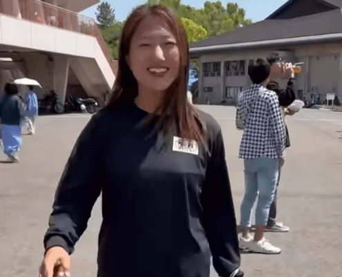 「ニコニコしていてかわいい」美女アスリート、七種競技を完走！ウォーキングムービーにファンうっとり