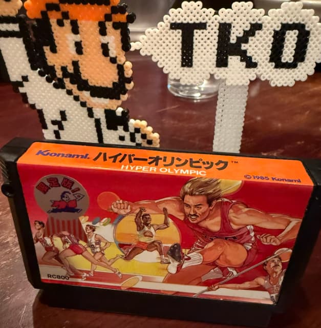 クマムシ長谷川、富山でレトロなファミコンソフトをGET！