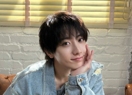 「イケメンすぎて財布が飛ぶ⁉」小西詠斗、イベントグッズ撮影オフショット公開！