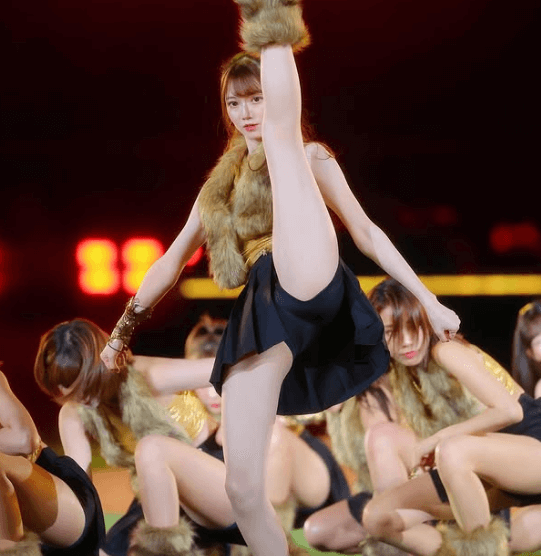 「なんでこんなに可愛いの」元プロ野球のチア、台湾デビュー！”1の時ポーズ”のヴィーナスショットにファン歓喜！