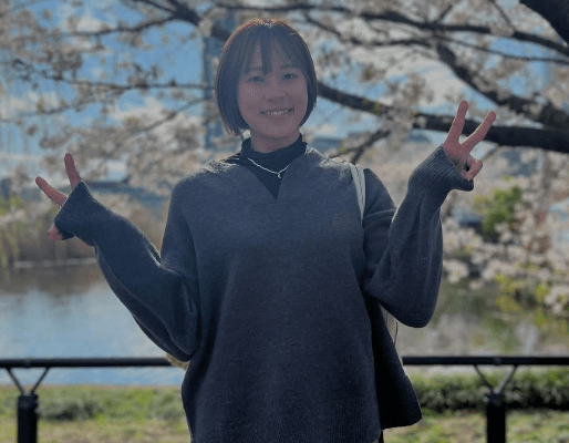 「素敵な春の妖精さん」美女ビーチバレー選手、水面そばで魅せた”フェアリー・ショット”の美しさが桜を凌駕すると反響！「桜と美女、素敵です」