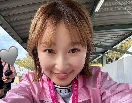 井上莉花、大会中の休憩ショット公開♡ラーメン片手にこの笑顔！