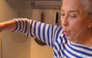 「このキッチンに住みたい」結城アンナ、キウイケーキ作り動画に羨望の声殺到