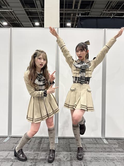 AKB48 村山彩希が山内瑞葵にドッキリ!?ユニーク”ずきりんご”2ショットにファン大歓喜！