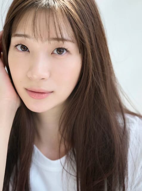 「ワクワクしながら情報解禁待ってます」足立梨花の投稿にファンからコメント続々