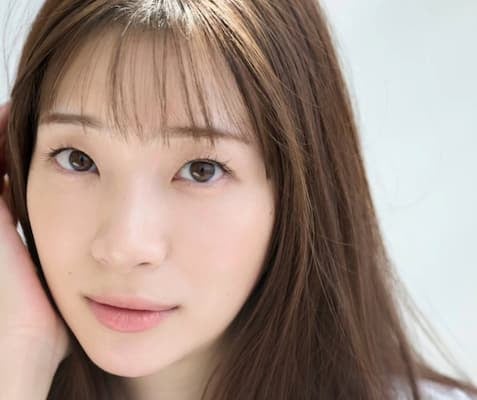 「ワクワクしながら情報解禁待ってます」足立梨花の投稿にファンからコメント続々